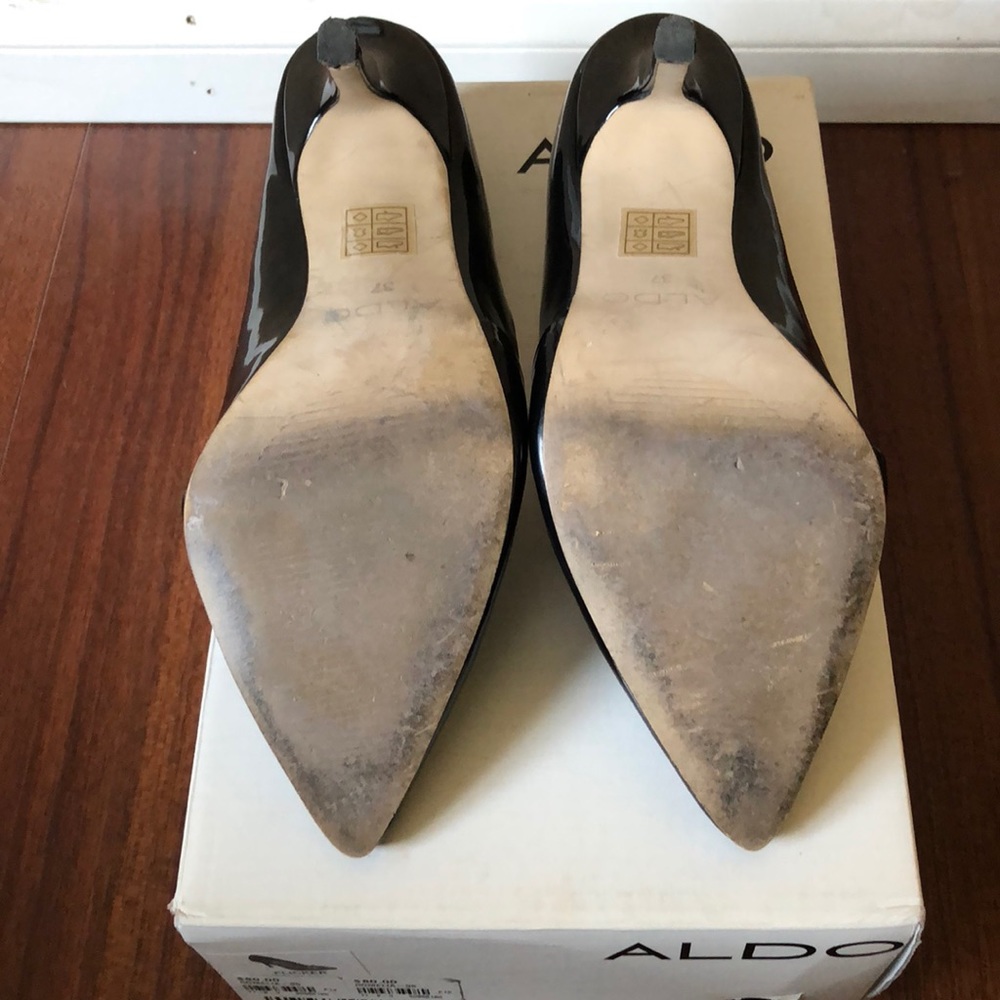 Pumps - Picture 2 of 3